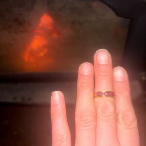 Lovely 14K gold ring with pink stones